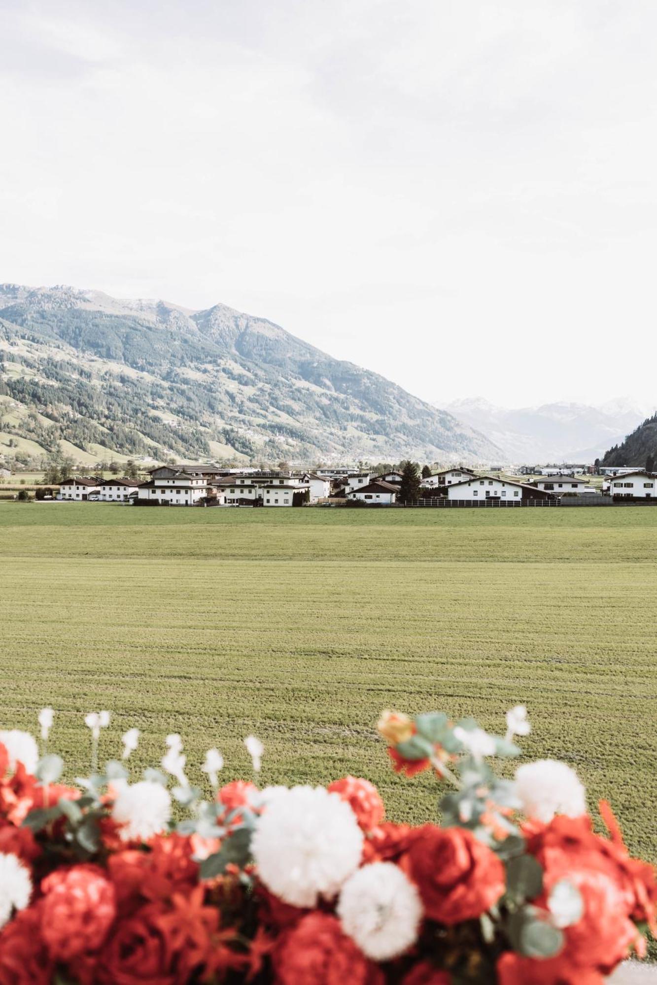 Lebe'Schlitters - Das Ferienapartmenthaus Im Zillertal Екстериор снимка