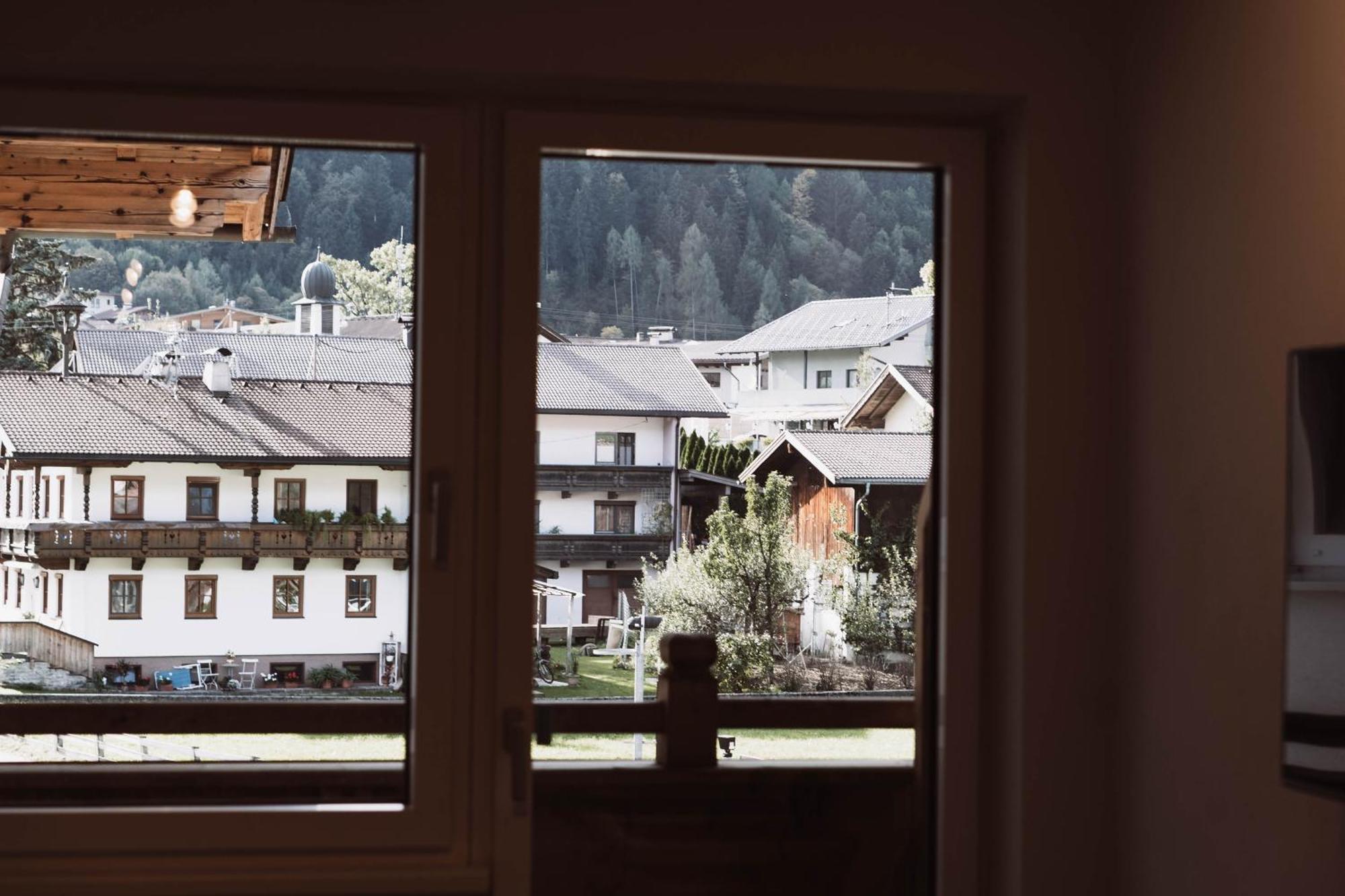 Lebe'Schlitters - Das Ferienapartmenthaus Im Zillertal Екстериор снимка